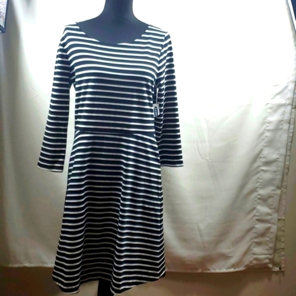 Old Navy Stripes knee length dress with sleeves Size Large - Picture 1 of 9